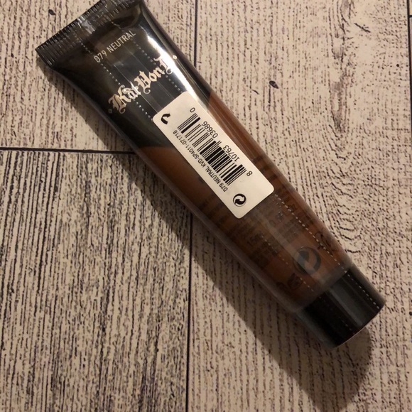 KVD Beauty Mini Lock-It Full-Coverage Long-Wear Matte Liquid Foundation - Picture 4 of 16